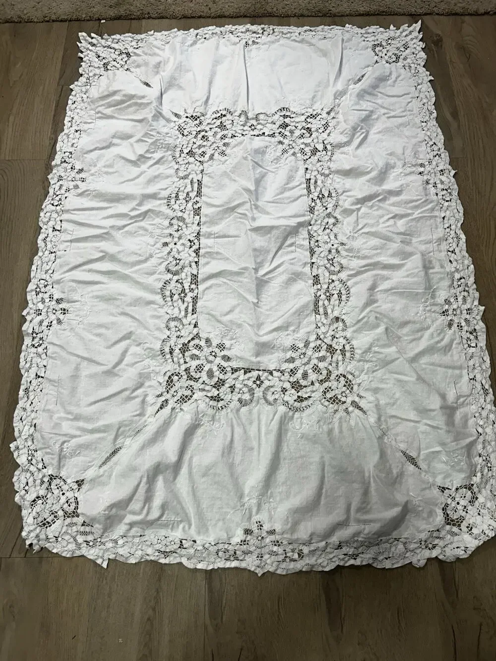 White Linen Rectangular Tablecloth Lace Cutwork Embroidered Floral Border